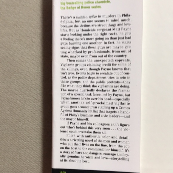 🌈2/$8 The Vigilantes #10 Badge of Honor Series - Picture 7 of 9